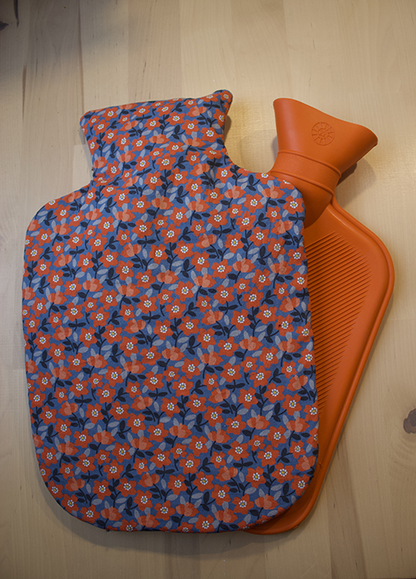 Reversible hot water bottle 