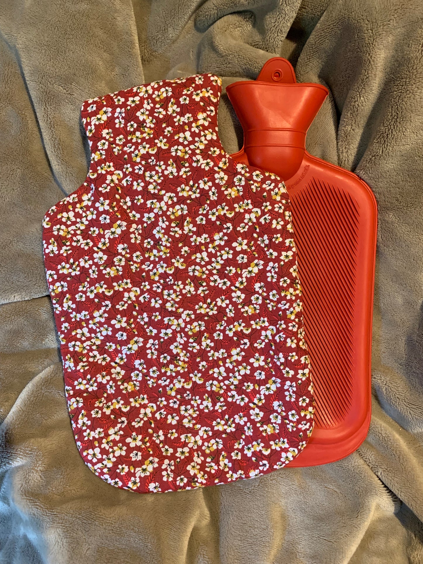 Reversible hot water bottle 