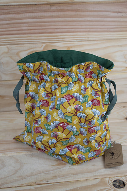 Medium pouch bag